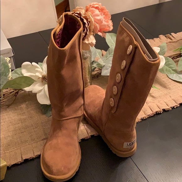 UGG Shoes - Women’s UGGs size 6